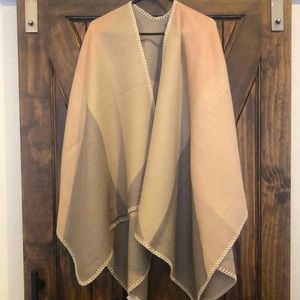 SUPER SOFT Mardel Poncho Sweater